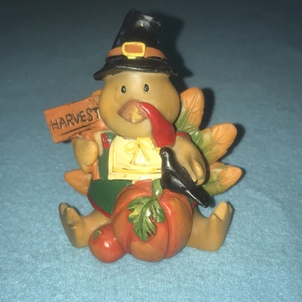 Turkey fall harvest decoration made of resin 3.5” X 4.5” vintage